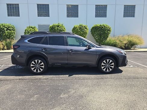 Used 2024 Subaru Outback Limited AWD/4WD image 9