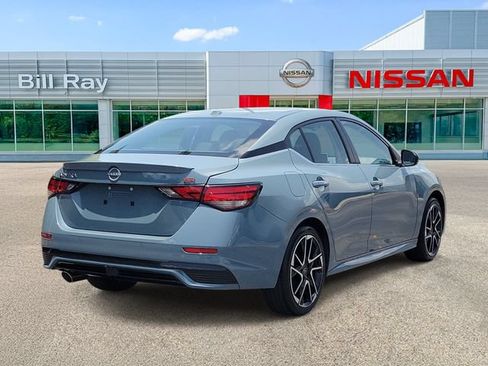 Certified 2025 Nissan Sentra SR FWD image 4