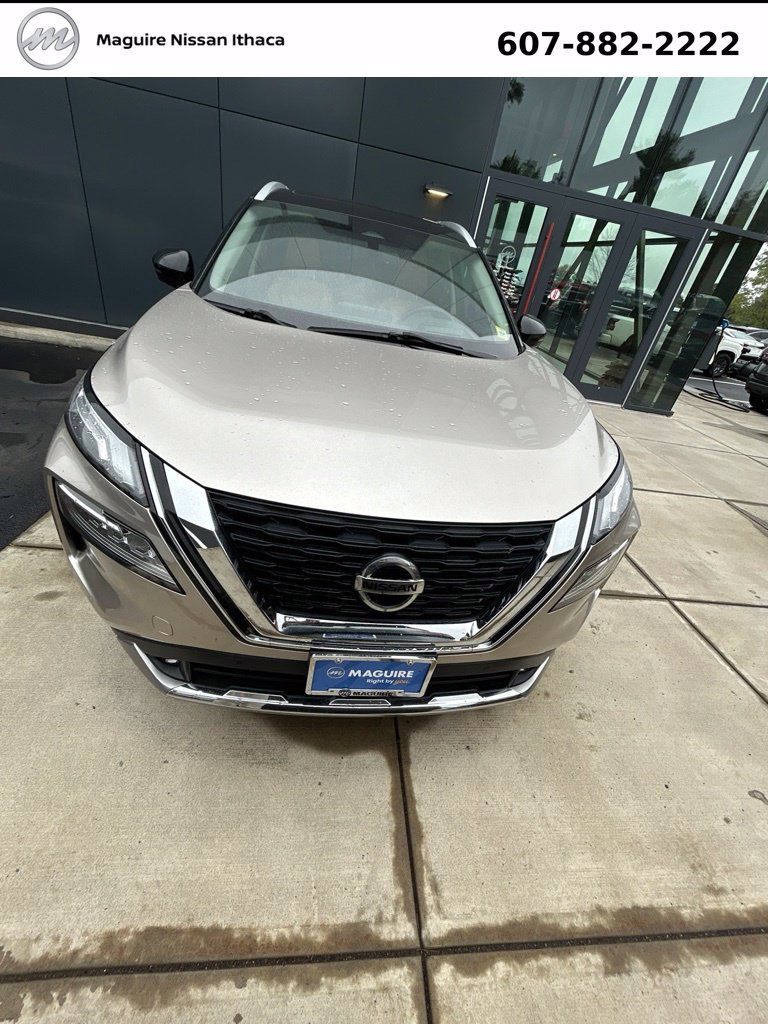 Used 2021 Nissan Rogue Platinum AWD/4WD image 5
