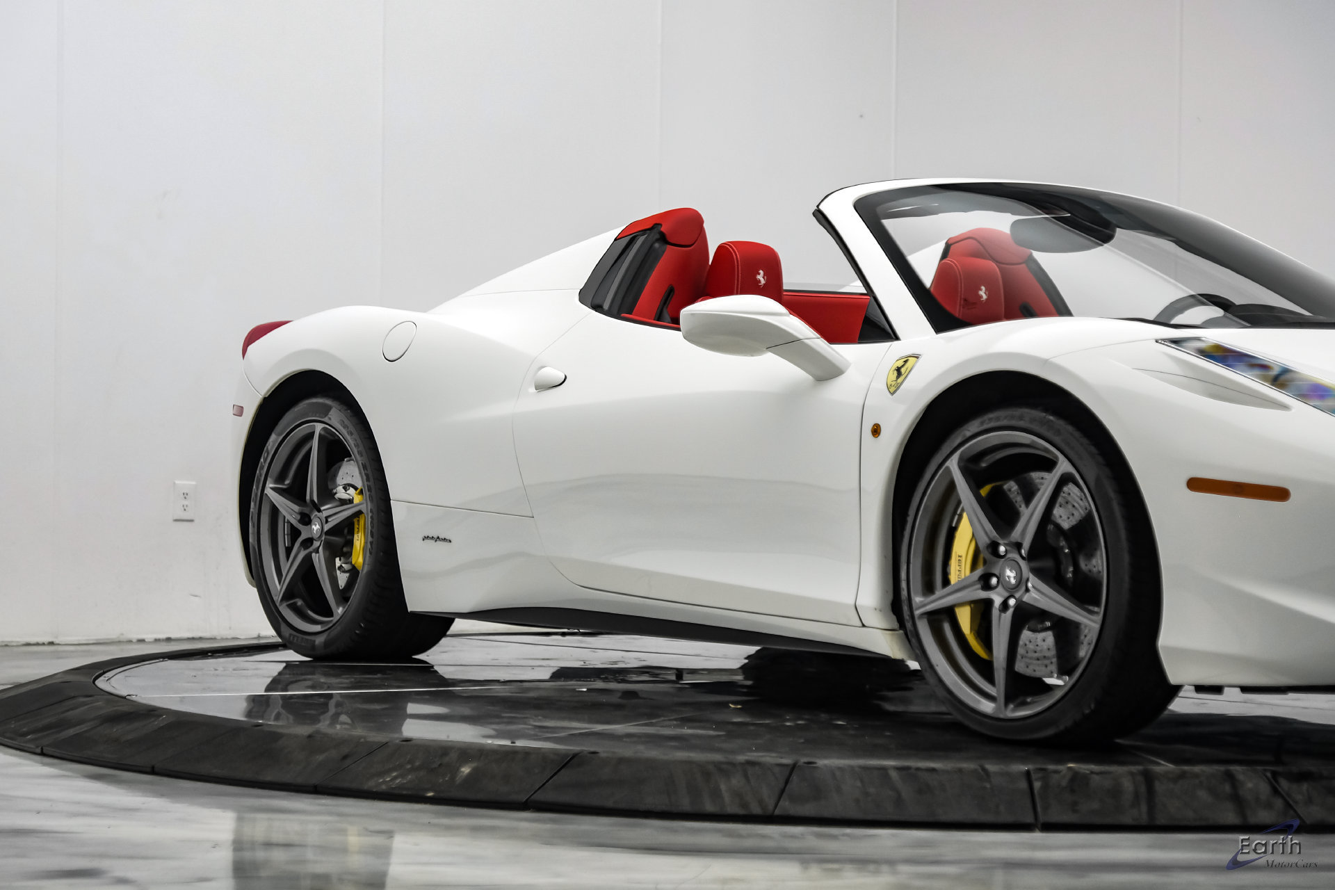 Used 2015 Ferrari 458 Spider RWD image 35