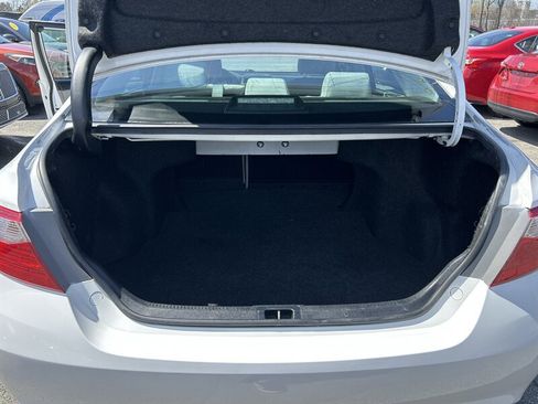Used 2016 Toyota Camry LE image 8