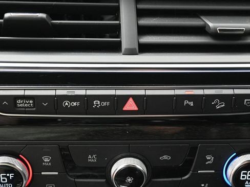 Used 2018 Audi Q7 3.0T Premium Plus AWD/4WD image 23