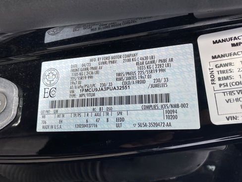 Used 2023 Ford Escape Platinum AWD/4WD image 24