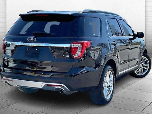 Used 2017 Ford Explorer XLT w/ Equipment Group 202A image 12