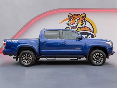 Used 2023 Toyota Tacoma TRD Sport AWD/4WD image 4