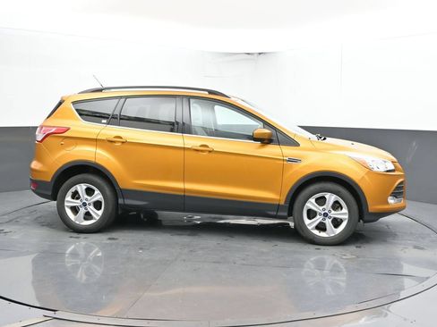 Used 2016 Ford Escape SE w/ SE Leather Comfort Package AWD/4WD image 4