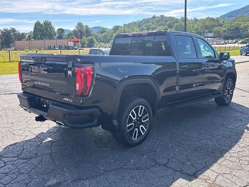 Used 2022 GMC Sierra 1500 AT4 w/ AT4 Premium Package AWD/4WD image 8