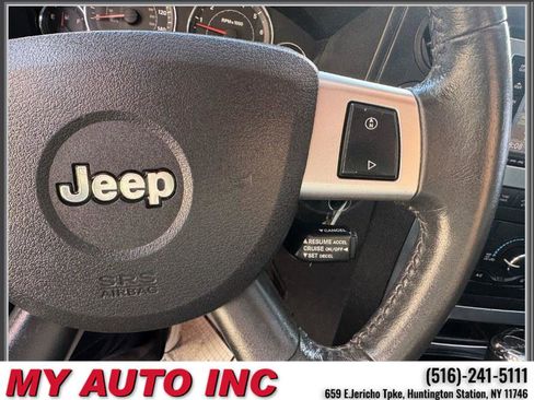 Used 2010 Jeep Commander Sport w/ Sun/Sound Group image 23