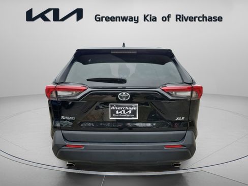 Used 2023 Toyota RAV4 XLE Premium image 5