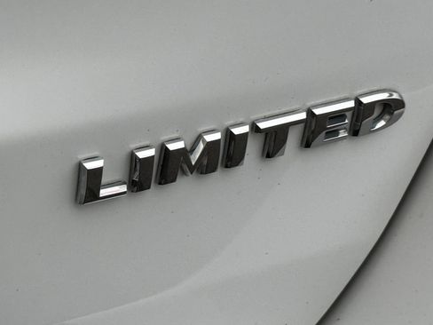 Used 2022 Jeep Grand Cherokee Limited w/ Protech Group image 15