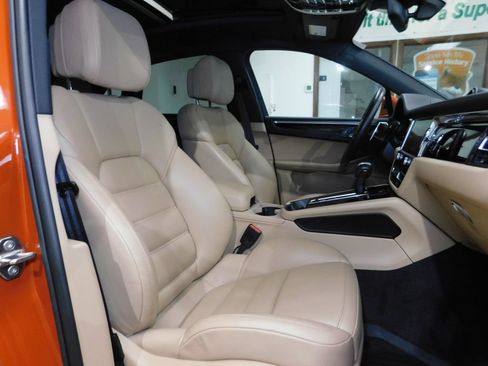 Used 2023 Porsche Macan S AWD/4WD image 88