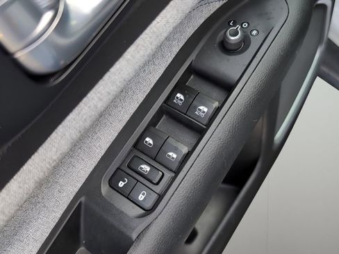 Used 2024 Jeep Compass Latitude AWD/4WD image 11