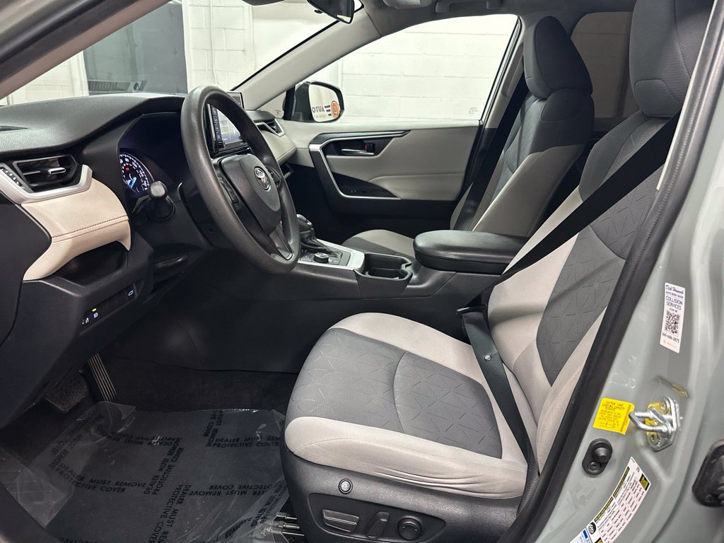 Used 2020 Toyota RAV4 XLE w/ Convenience Package AWD/4WD image 19