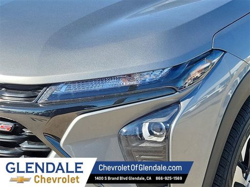 Certified 2024 Chevrolet Trax RS w/ Driver Confidence Package image 18