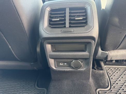 Used 2023 Volkswagen Tiguan SE FWD image 13