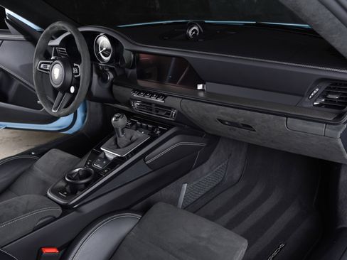 Used 2024 Porsche 911 Carrera GTS image 19