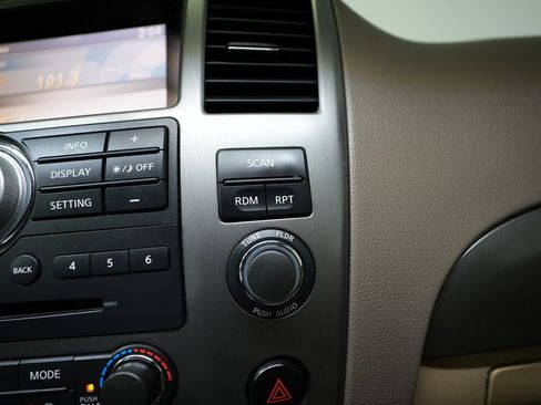 Used 2014 Nissan Armada SV image 46