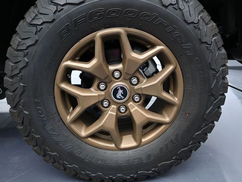 New 2025 Ford Bronco Badlands AWD/4WD image 9