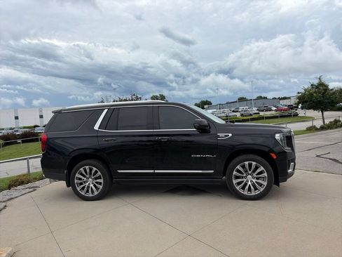 Used 2022 GMC Yukon Denali AWD/4WD image 4