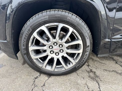 Used 2023 GMC Acadia Denali w/ Denali Ultimate Package image 3