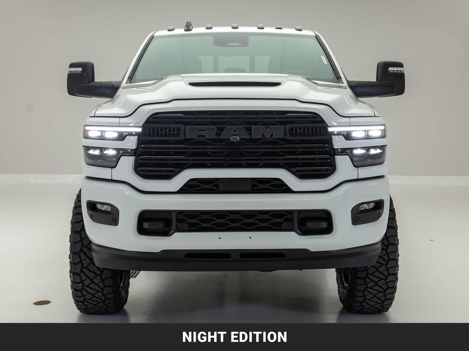 Used 2025 RAM 2500 Laramie w/ Night Edition AWD/4WD image 4
