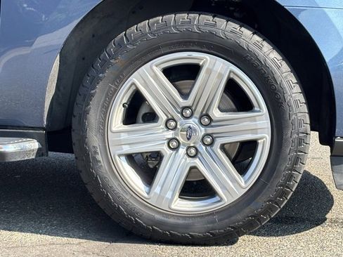Used 2018 Ford Expedition XLT w/ Equipment Group 202A image 8