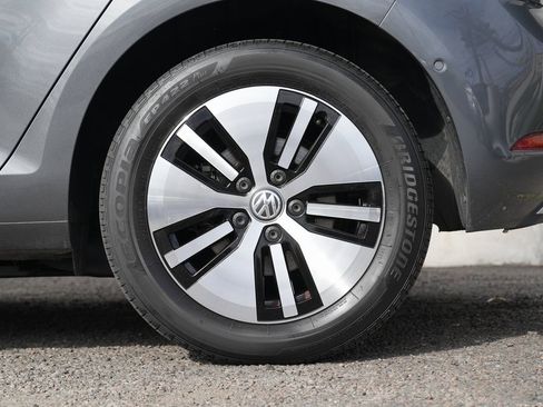 Used 2019 Volkswagen e-Golf SEL Premium image 14