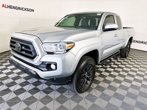 Used 2023 Toyota Tacoma SR5 w/ SR5 Appearance Package image 7