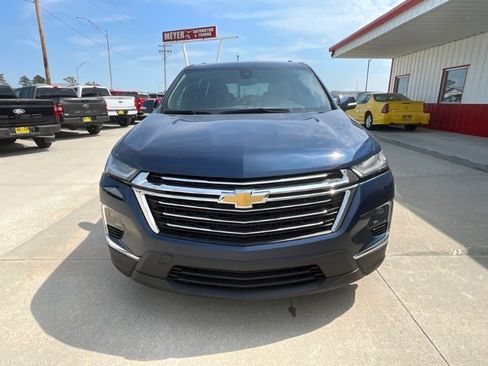 Used 2023 Chevrolet Traverse LT FWD image 3