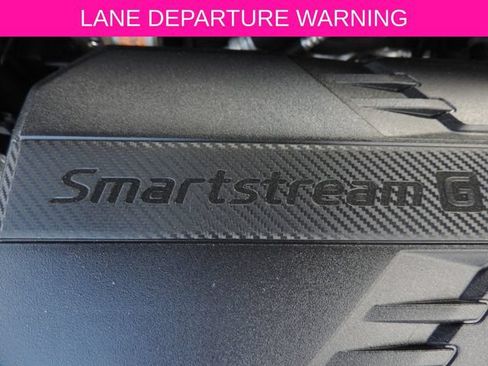 Used 2025 Hyundai Elantra Limited FWD image 16