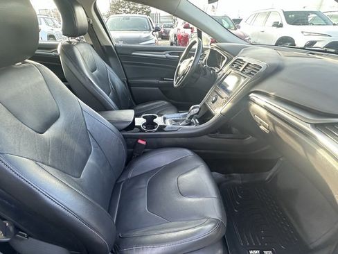 Used 2016 Ford Fusion Titanium image 16