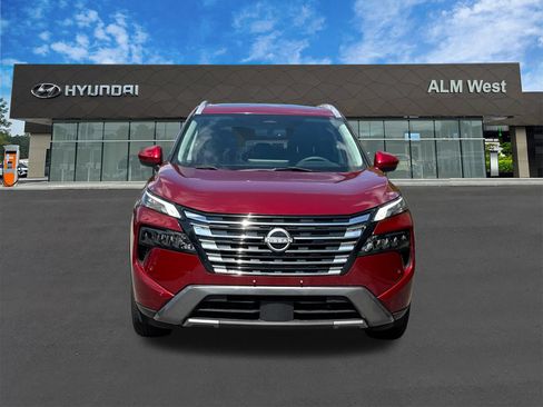 Used 2024 Nissan Rogue SL w/ SL Premium Package FWD image 2