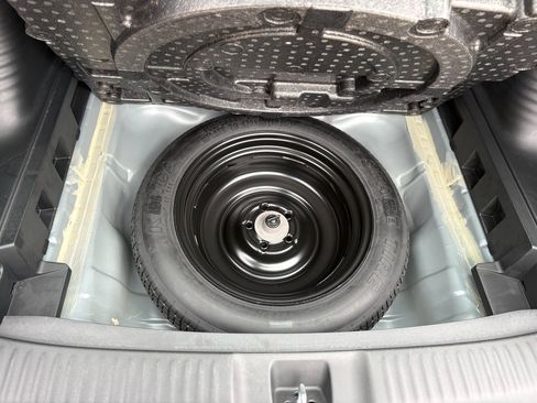 Certified 2025 Honda HR-V LX image 25
