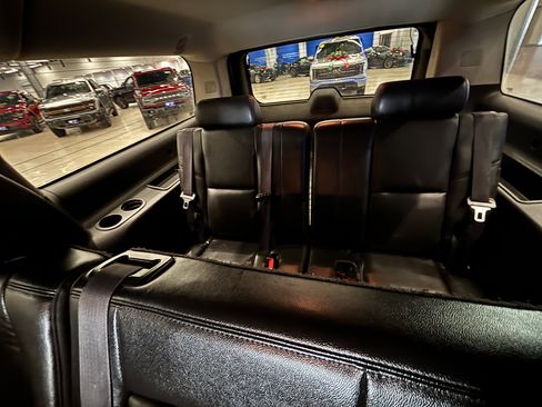 Used 2011 GMC Yukon XL Denali image 16