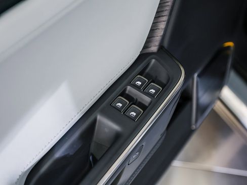 Used 2025 Rivian R1T Adventure image 23