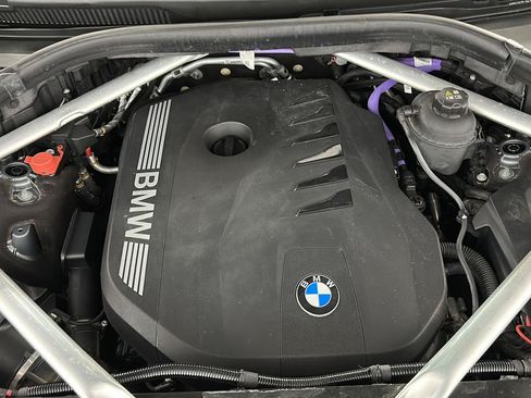 Used 2024 BMW X7 xDrive40i w/ M Sport Package AWD/4WD image 33