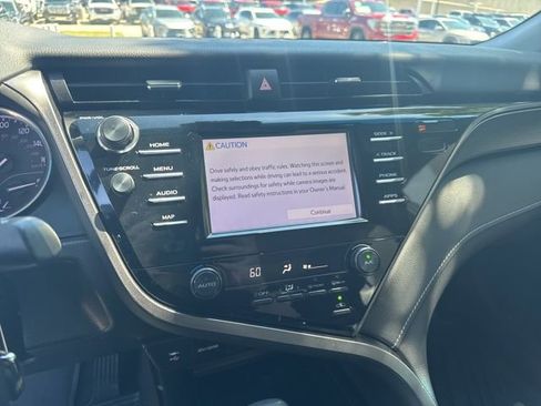 Used 2019 Toyota Camry SE image 8