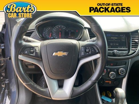 Used 2019 Chevrolet Trax LT w/ LT Convenience Package FWD image 27