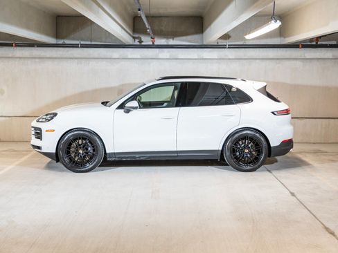 Certified 2026 Porsche Cayenne AWD/4WD image 2