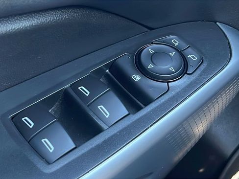 Used 2024 Chevrolet Trax LS w/ LS Convenience Package FWD image 19