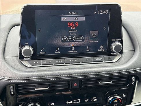 Used 2022 Nissan Rogue SV w/ SV Premium Package FWD image 13