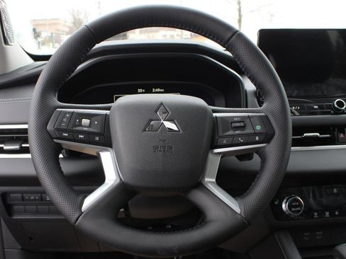 New 2026 Mitsubishi Outlander SE AWD/4WD image 10
