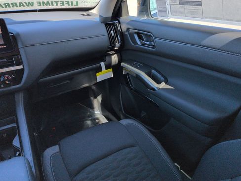 New 2026 Nissan Pathfinder SV image 18