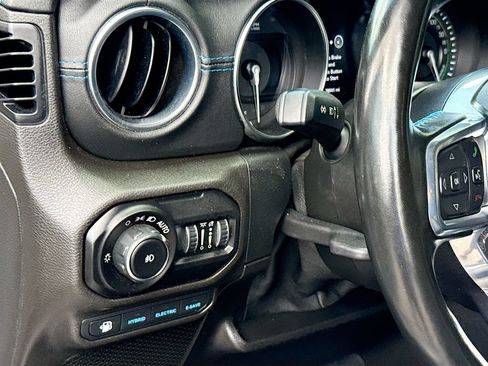 Used 2021 Jeep Wrangler Unlimited Rubicon 4xe w/ Cold Weather Group AWD/4WD image 11