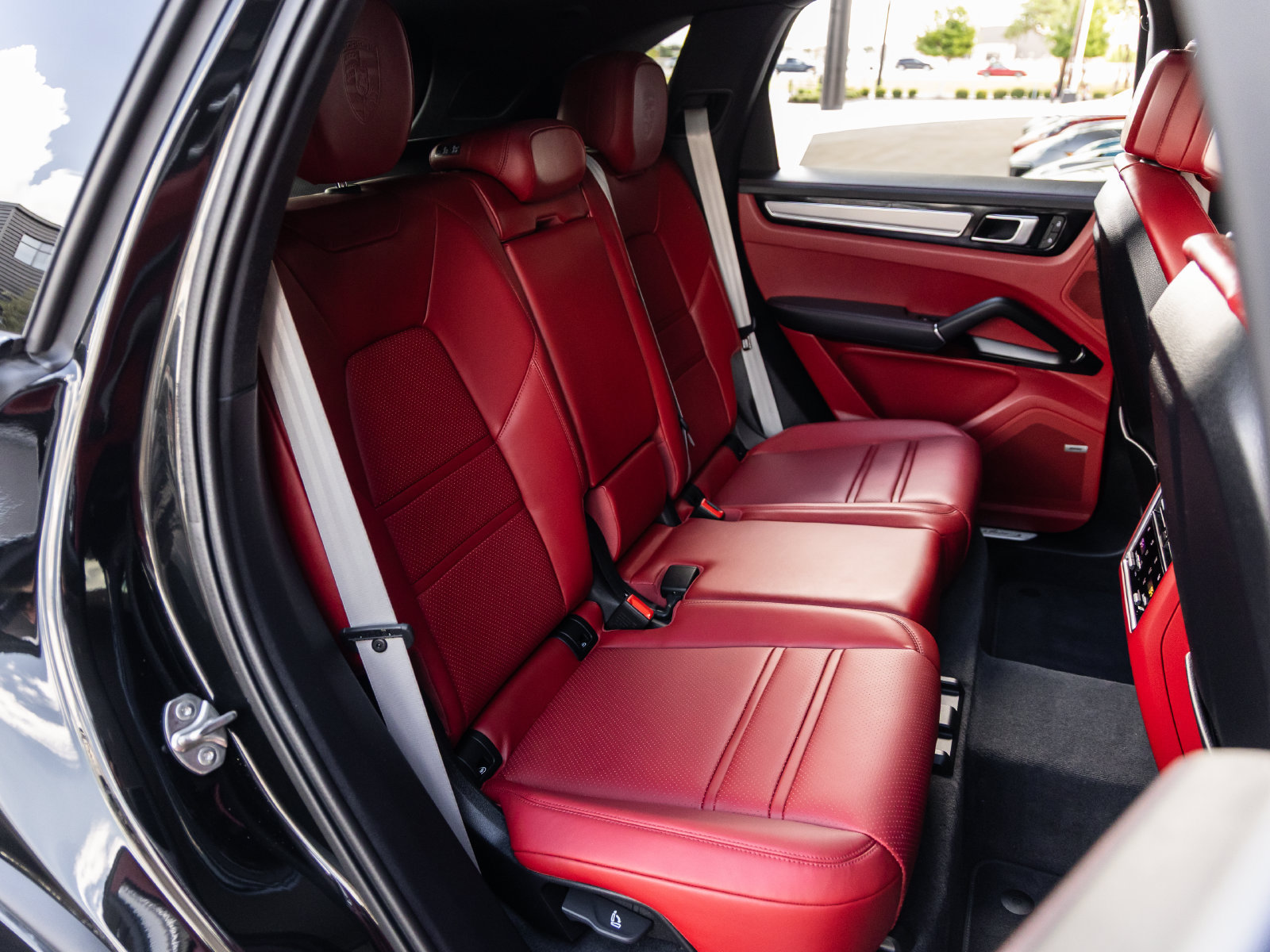 Certified 2023 Porsche Cayenne S Platinum AWD/4WD image 42