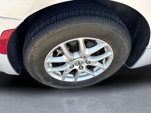 Used 2024 Chrysler Pacifica Touring-L FWD image 32