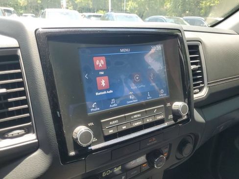Used 2022 Nissan Frontier SV AWD/4WD image 22