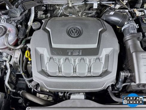 Certified 2024 Volkswagen Tiguan SE R-Line image 30