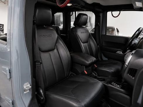 Used 2013 Jeep Wrangler Unlimited Rubicon AWD/4WD image 30