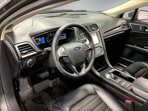 Used 2018 Ford Fusion SE w/ Equipment Group 601A image 16